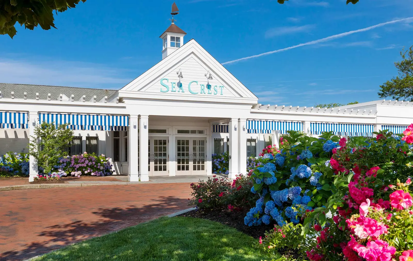 Sea Crest Beach Hotel — снимка 2 от 10