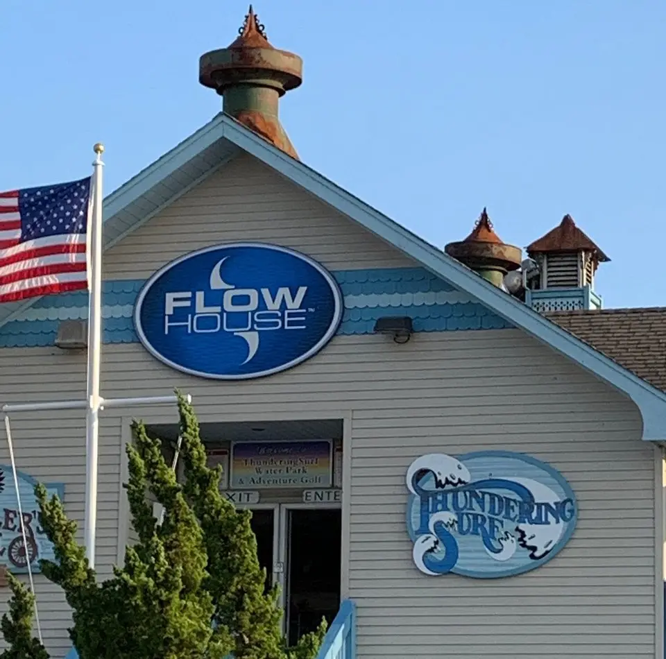 Thundering Surf Waterpark