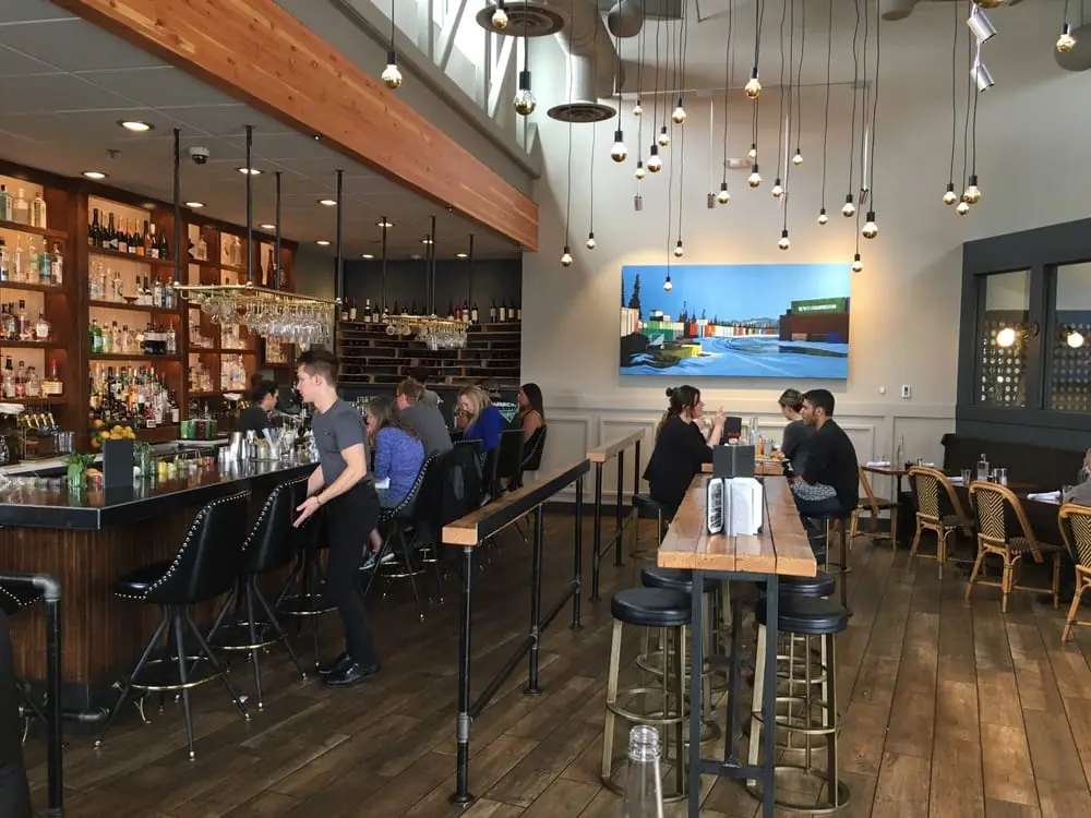South Restaurant and Coffeehouse — снимка 2 от 4