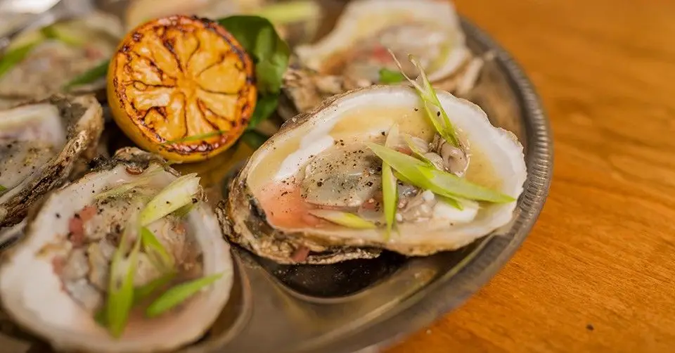 Mulligans Raw Bar & Grille — снимка 5 от 5