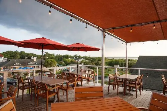 Upside Restaurant & Sweet Cups Ice Cream — снимка 2 от 5