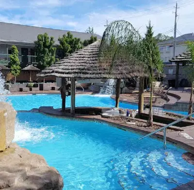 Commodore Resort