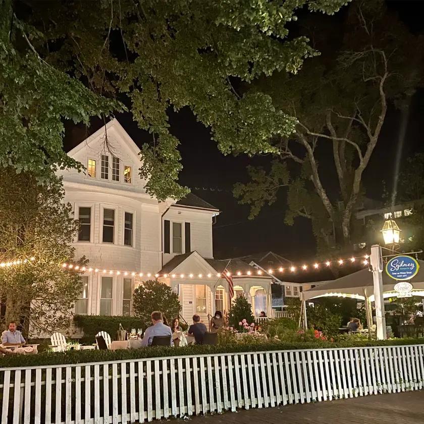 L'Avalon Inc dba L'etoile — Edgartown, Massachusetts