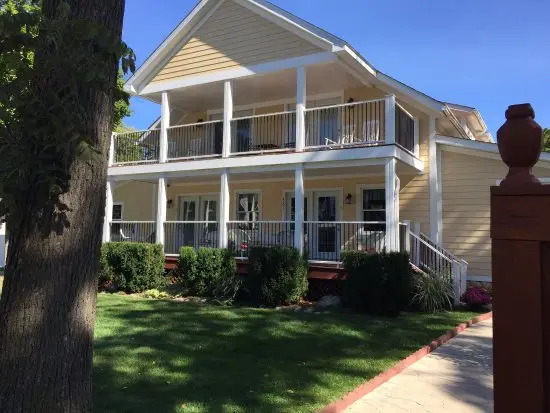 Ahoy Inn Guest House — снимка 2 от 4