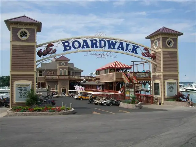 The Boardwalk Island Grill and Bar — снимка 3 от 5