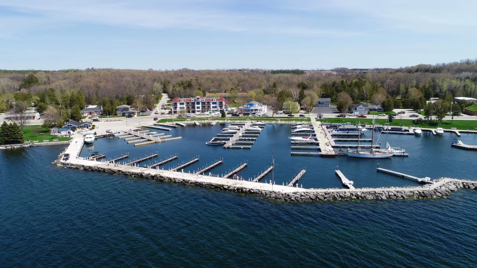 The Yacht Club at Sister Bay — снимка 3 от 4