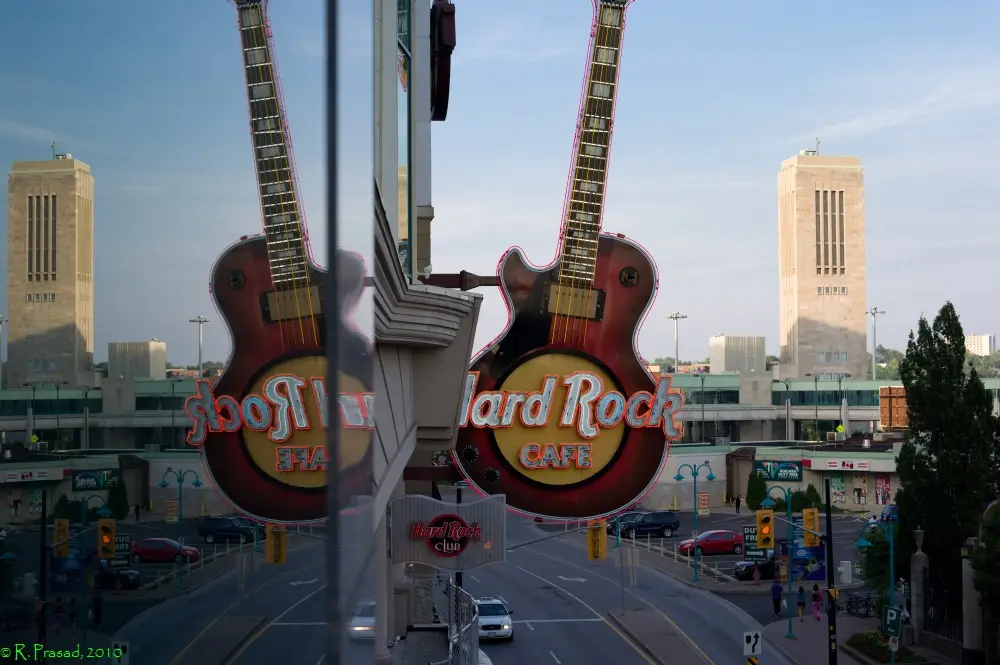 Hard Rock Cafe Niagara Falls — снимка 9 от 10