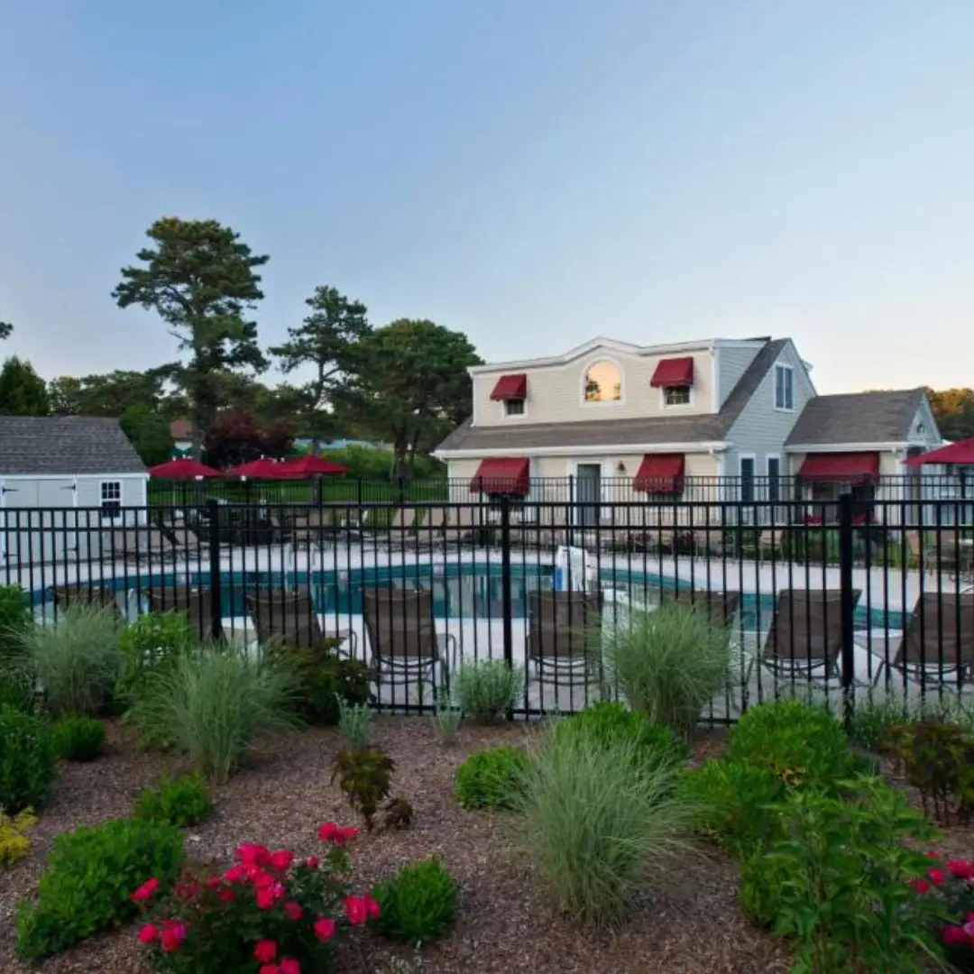 Wellfleet Motel & Harrigan's Cafe