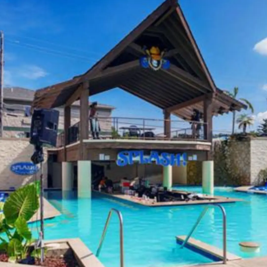 Grand Islander Hotel
