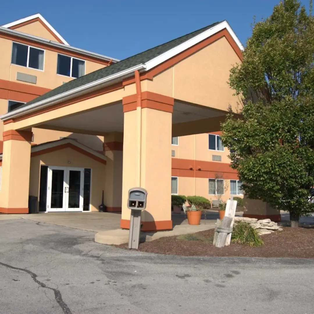 Commodore Perry Inn & Suites