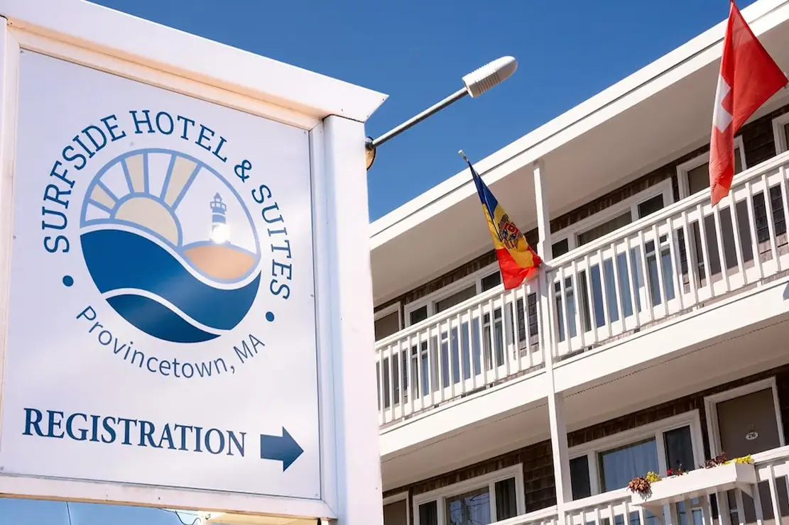 Surfside Hotel and Suites — снимка 2 от 5