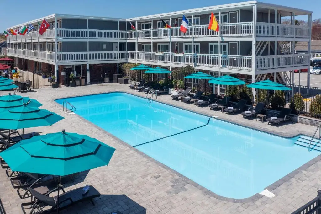 Surfside Hotel and Suites — снимка 3 от 5