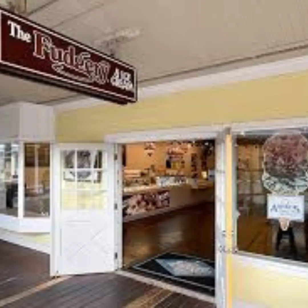 The Fudgery & Jockey's Ridge Creamery