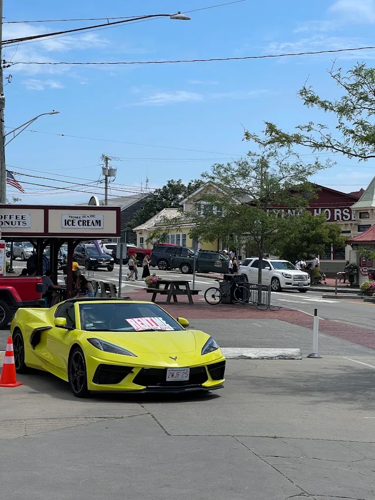 Budget Rent-a-car — Work and Travel и студентска бригада в Oak Bluffs, Massachusetts — снимка 2 от 6