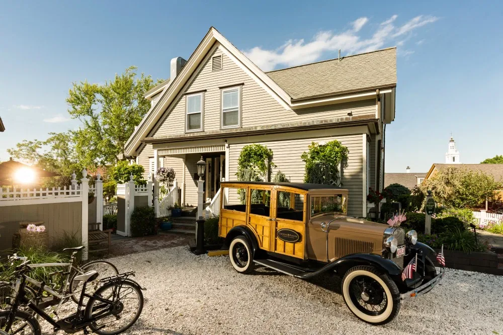 Crowne Pointe Hotel — Work and Travel и студентска бригада в Provincetown, Massachusetts — снимка 4 от 6