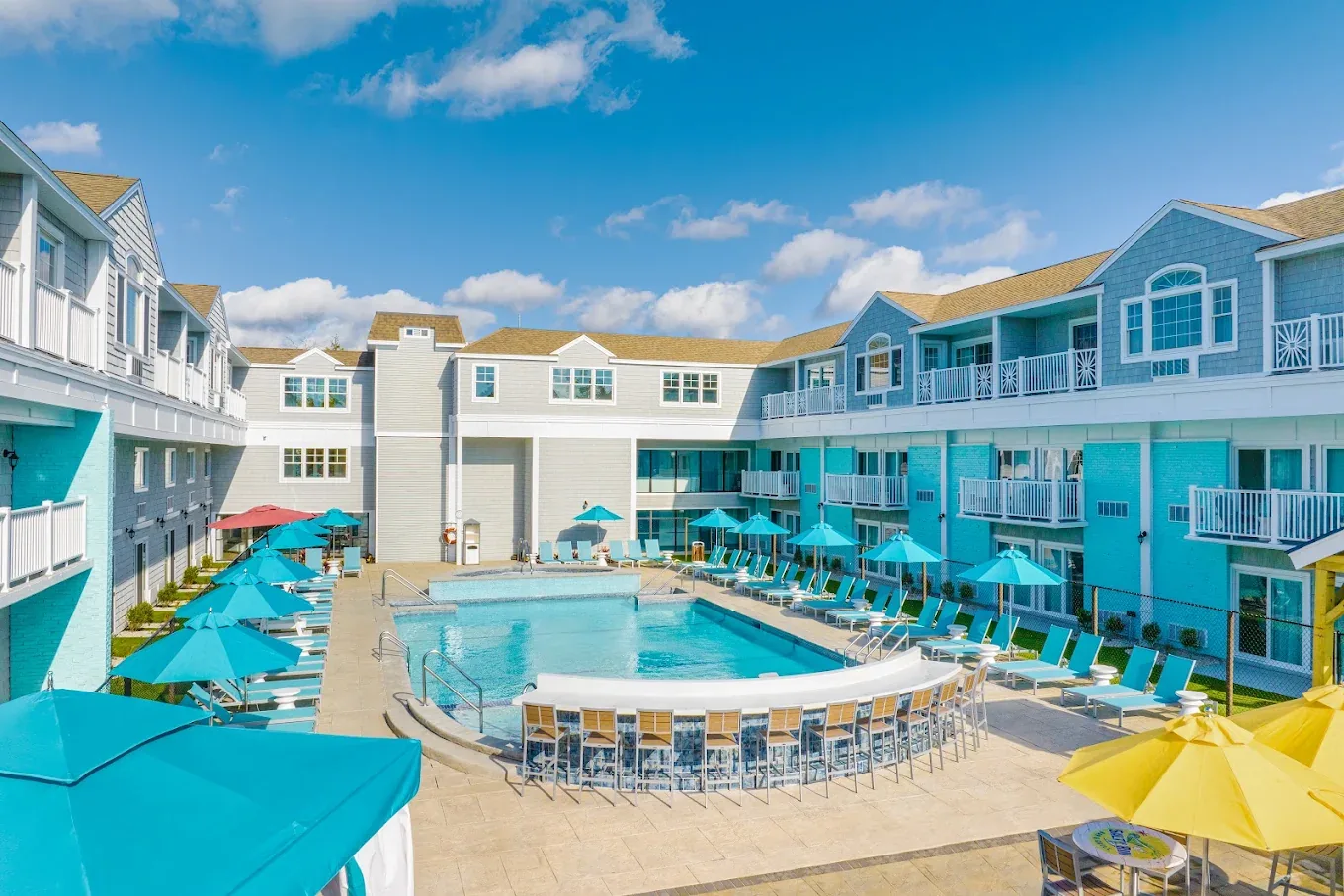 Margaritaville Resort — Work and Travel и студентска бригада в Hyannis, Massachusetts — снимка 2 от 6