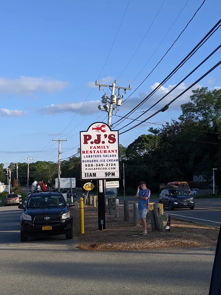 PJ's Family Restaurant — Work and Travel и студентска бригада в Wellfleet, Massachusetts — снимка 3 от 6