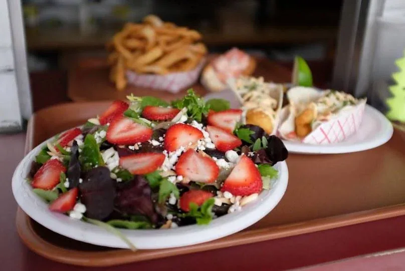 PJ's Family Restaurant — Work and Travel и студентска бригада в Wellfleet, Massachusetts — снимка 6 от 6