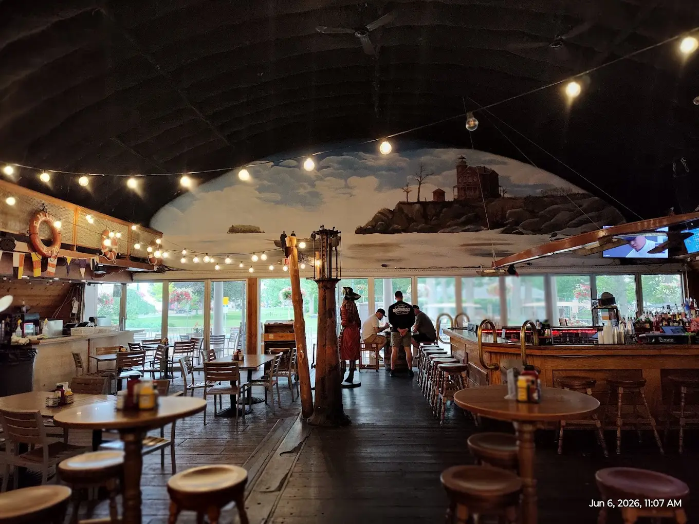 Boathouse Bar and Grill — photo 7