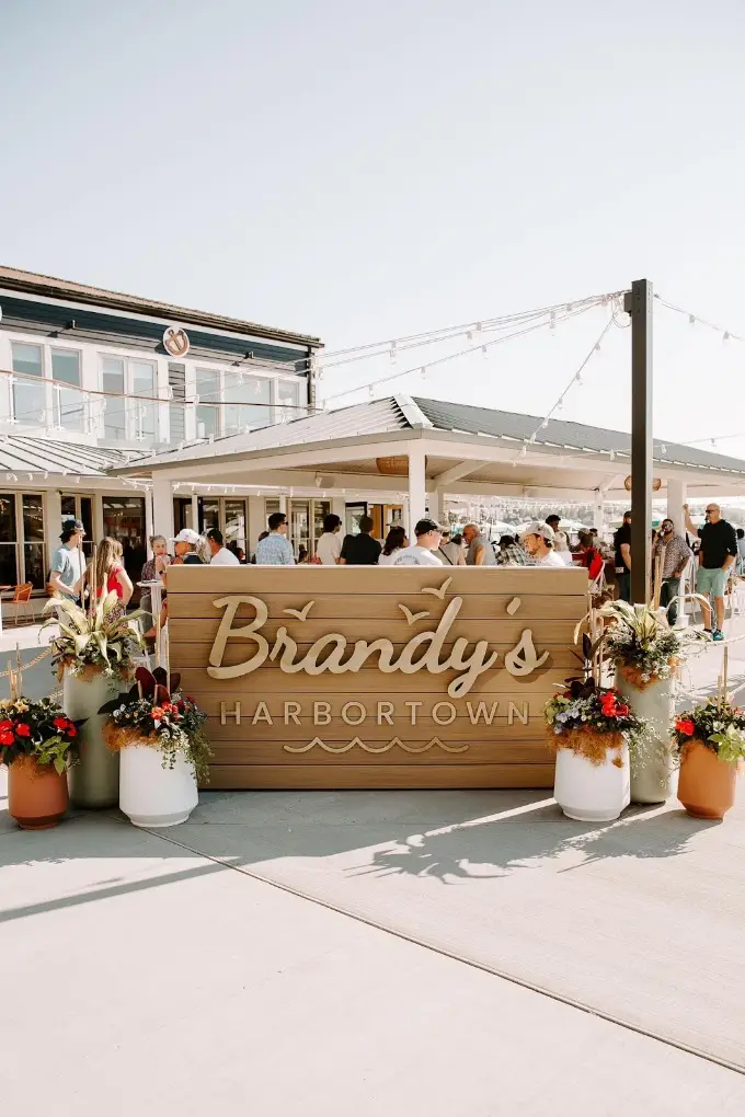 Brandy's Harbortown — photo 3