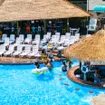 Commodore Resort