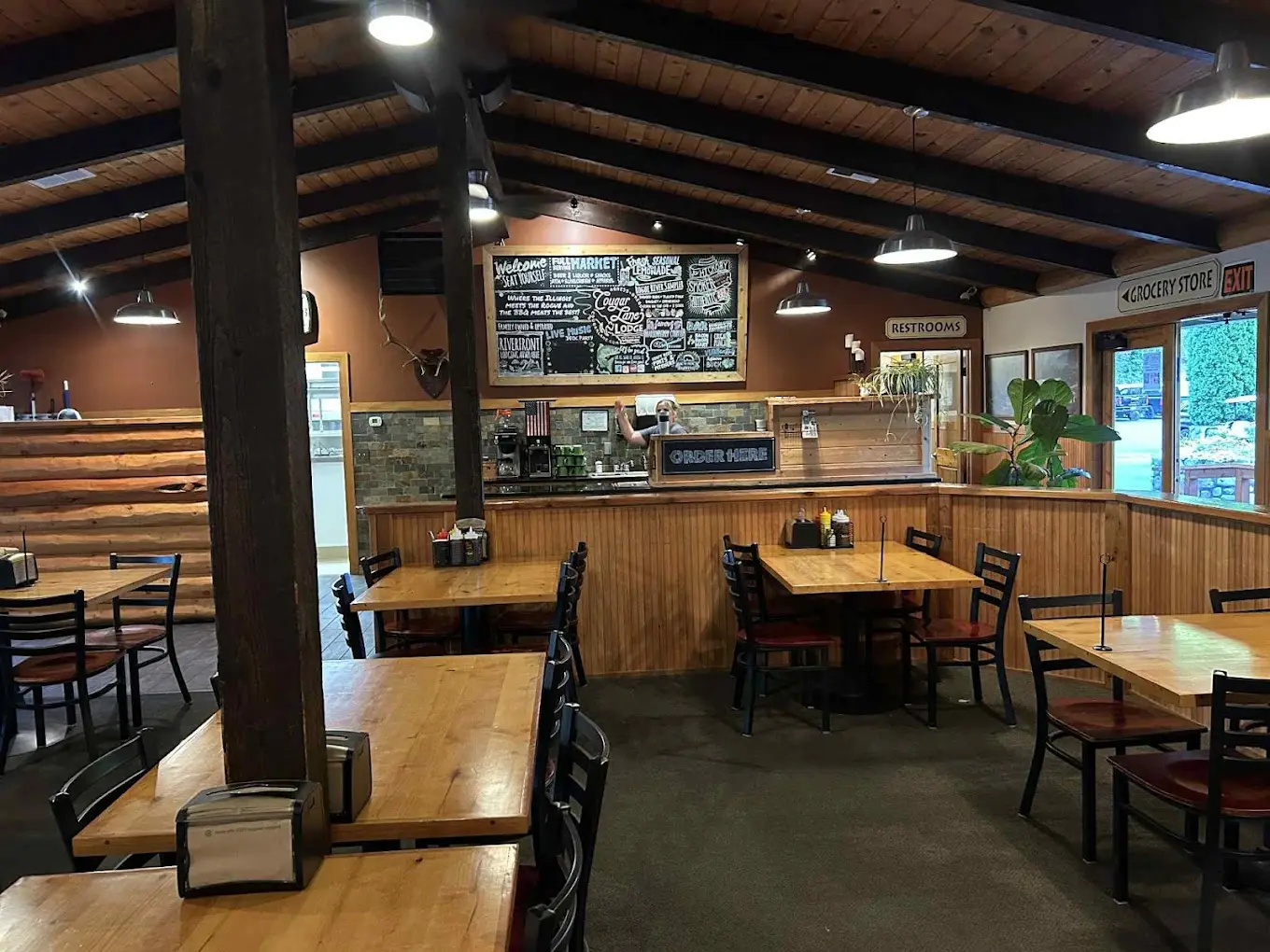 Cougar Lane Lodge — Work and Travel employer in Agness, Oregon