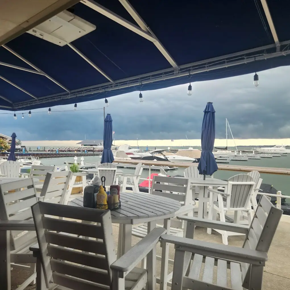 Dockers Waterfront Restaurant & Bar — photo 2