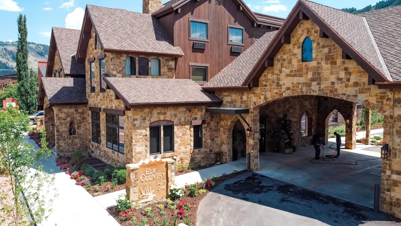 Elk Country Inn — Work and Travel employer in Jackson Hole, Wyoming