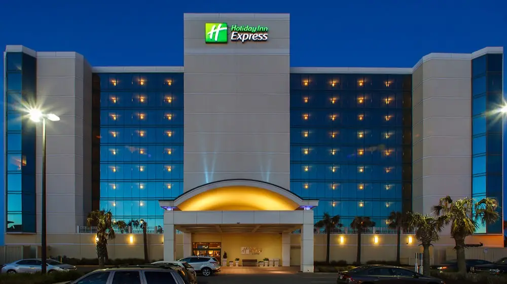 Holiday Inn Express & Suites — Virginia Beach, Virginia