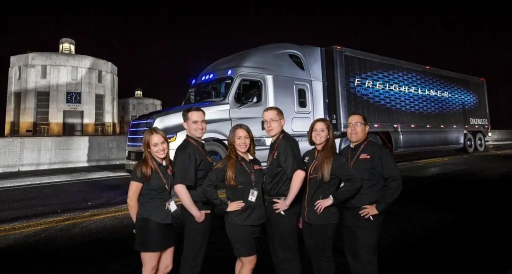 Hot Shots Photography — Work and Travel employer in Wisconsin Dells, Wisconsin