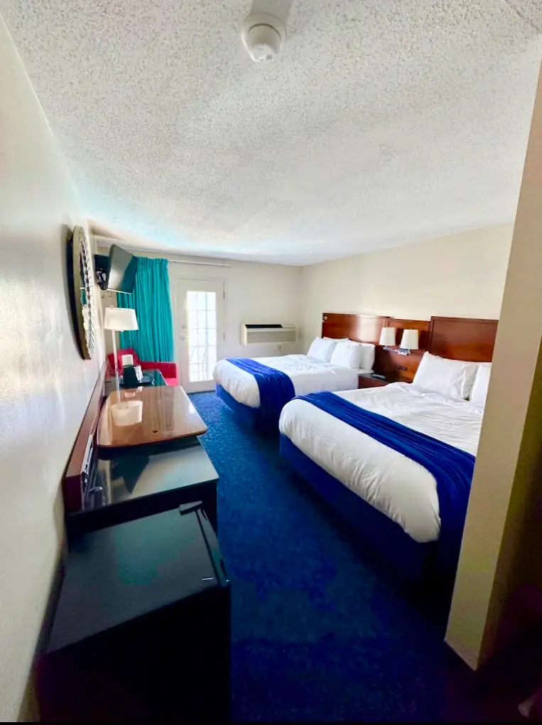 Islander Inn — photo 1