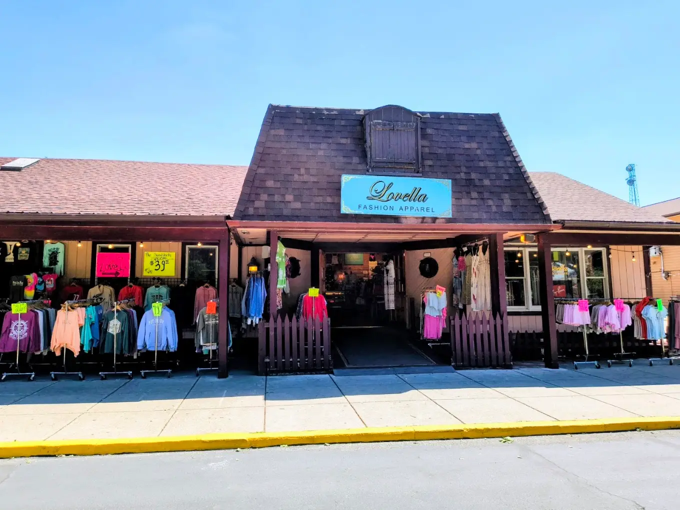 Lovella Fashion Apparel — Put-in-Bay, Ohio