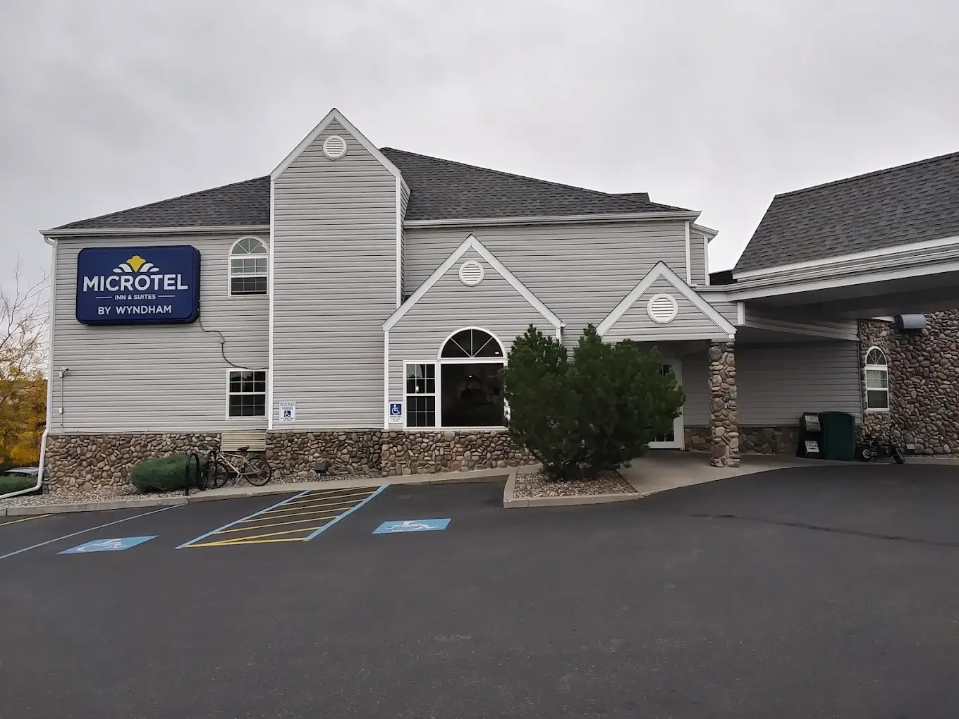 Microtel Inn and Suites — photo 2