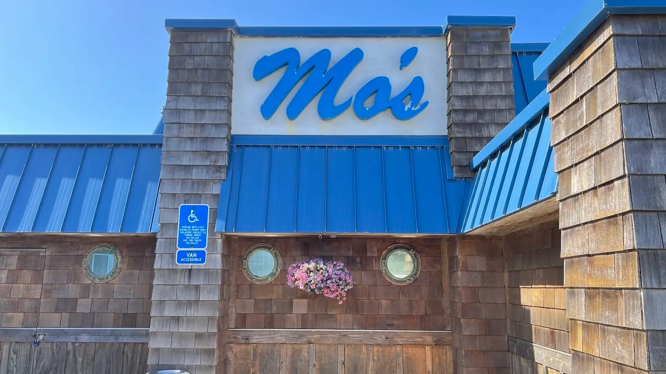 Mo's Restaurant — Cannon Beach, Oregon