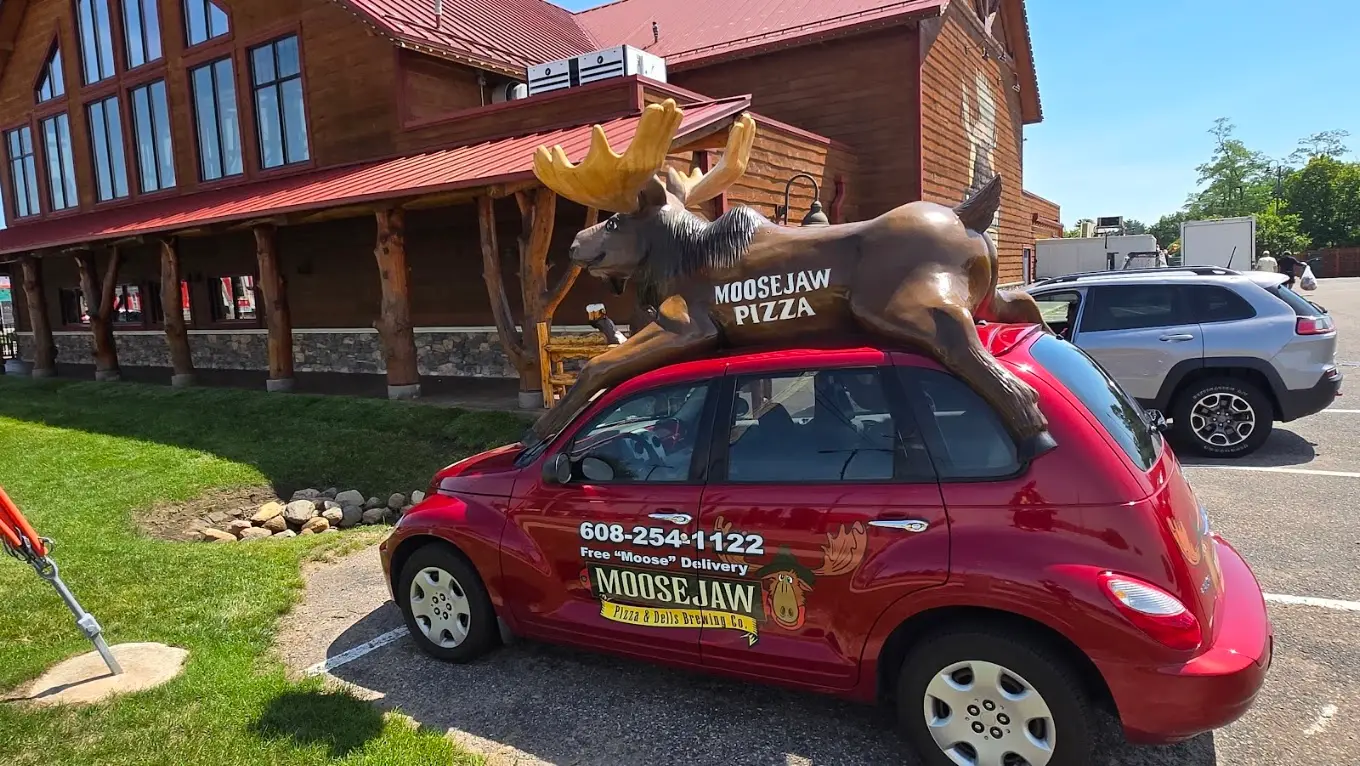 Moosejaw Pizza & Dells Brewing Co — Wisconsin Dells, Wisconsin