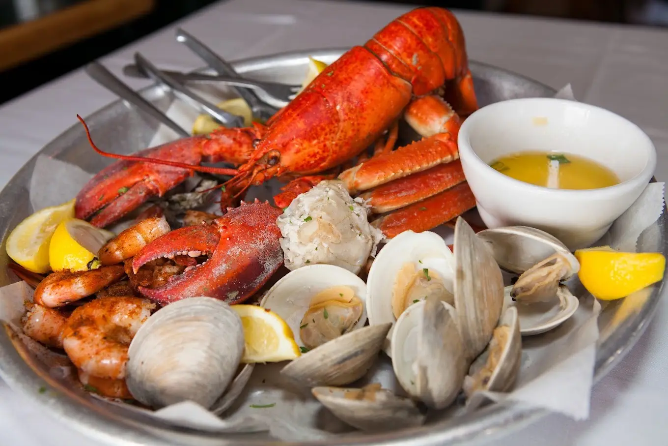 Mulligans Raw Bar & Grille — photo 5