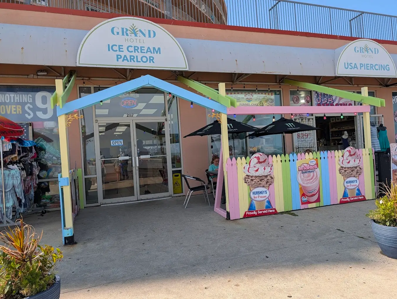 Scoops Ice Cream — Work and Travel employer in Ocean City,, Maryland