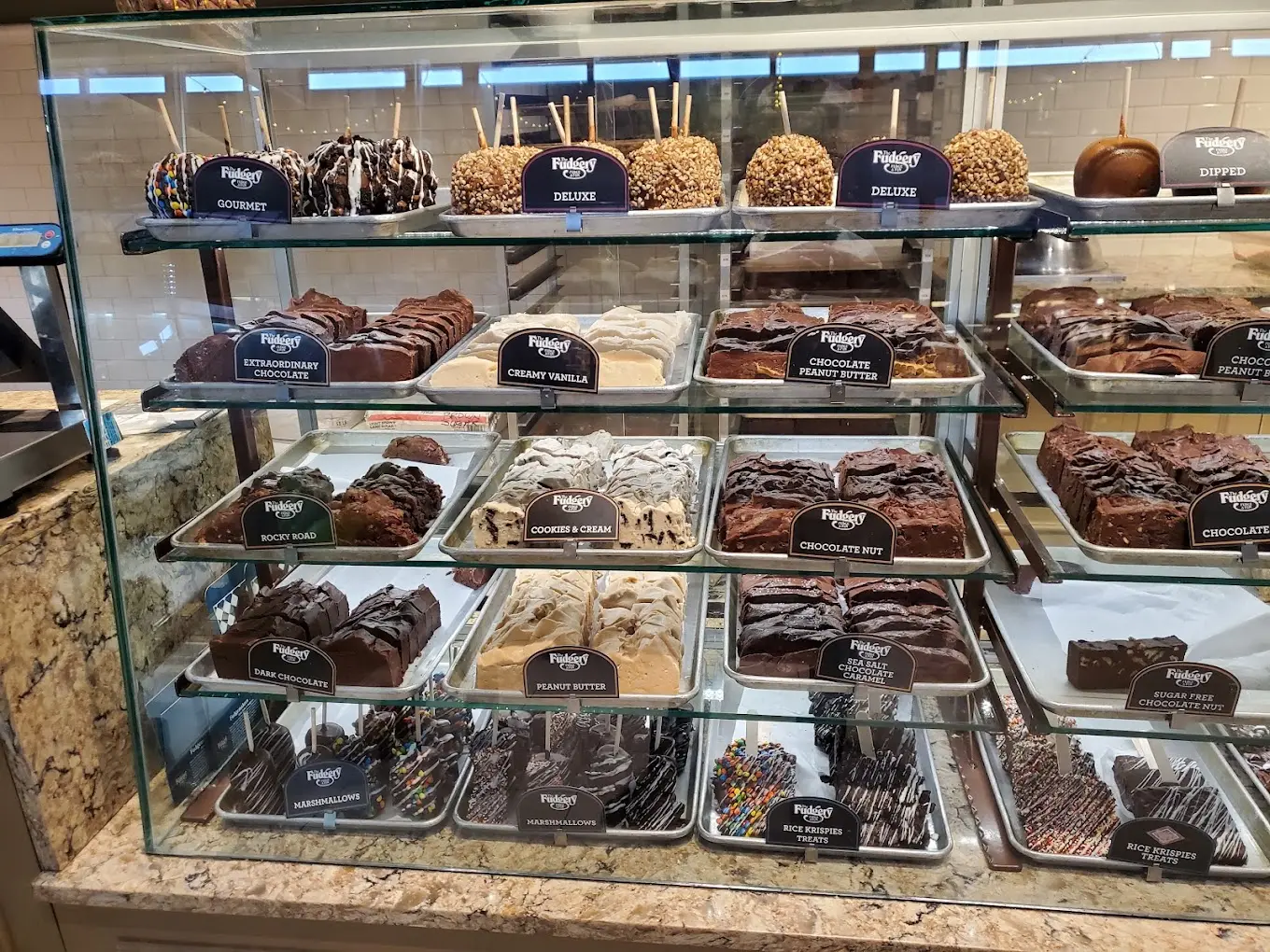 The Fudgery – Dells Outlets — photo 5