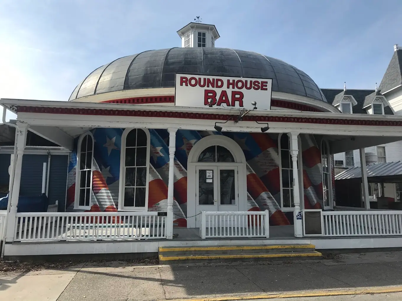 The Round House Bar — photo 1