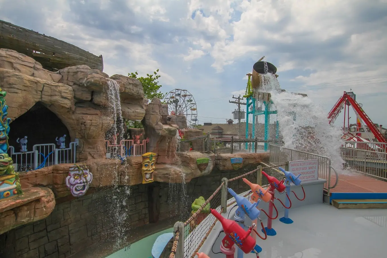 Thundering Surf Waterpark — photo 4